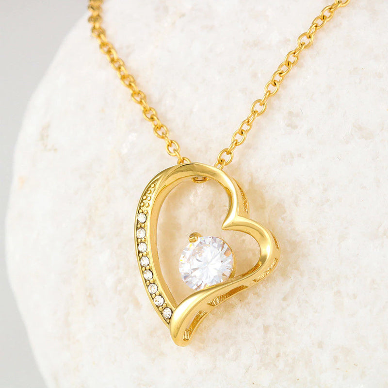 Heart Inlaid Zircon Necklace